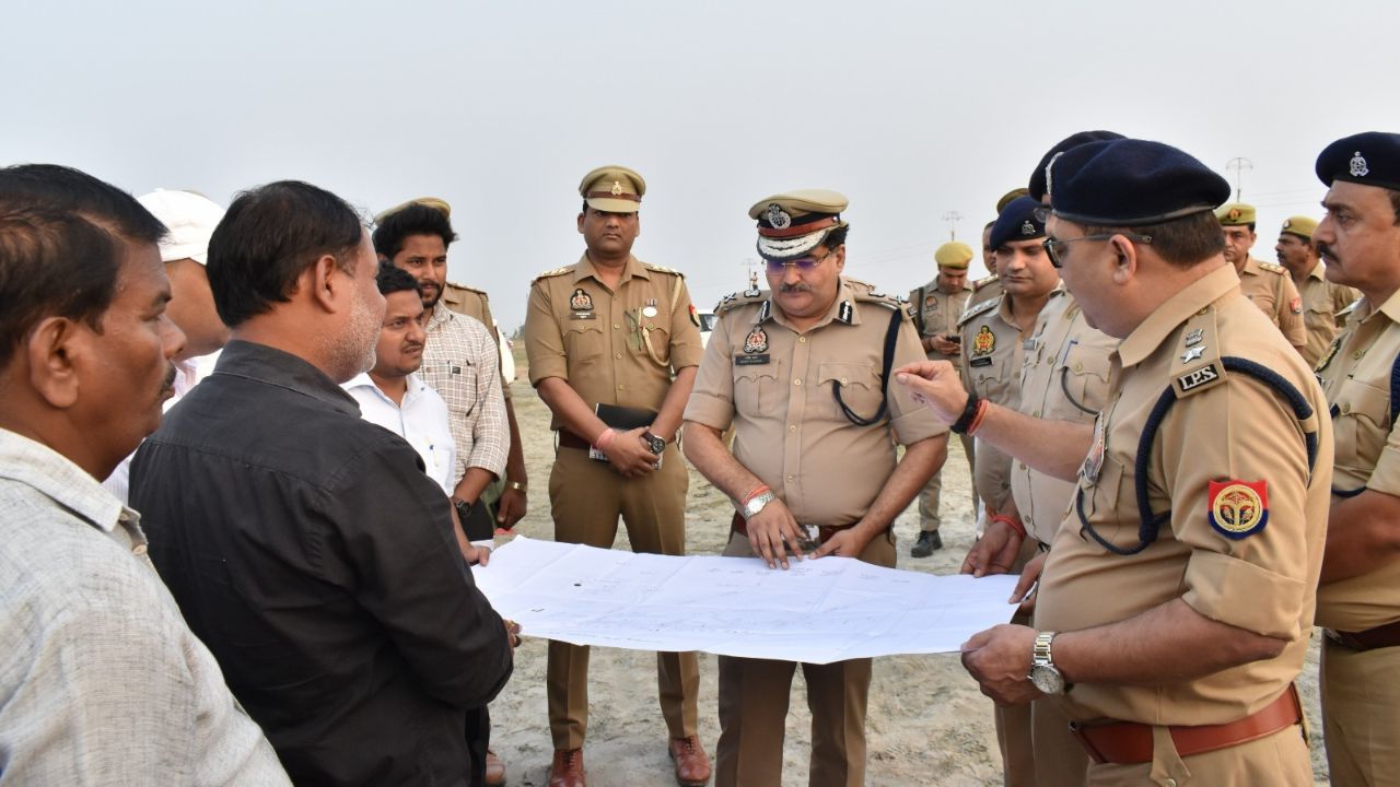 जानिये बदायूं के ककोडा मेला की खास बातें, एडीजी जोन बरेली पहुंचे निरीक्षण को, दिये ये बड़े आदेश जानिये बदायूं के ककोडा मेला की खास बातें, एडीजी जोन बरेली पहुंचे निरीक्षण को, दिये ये बड़े आदेश