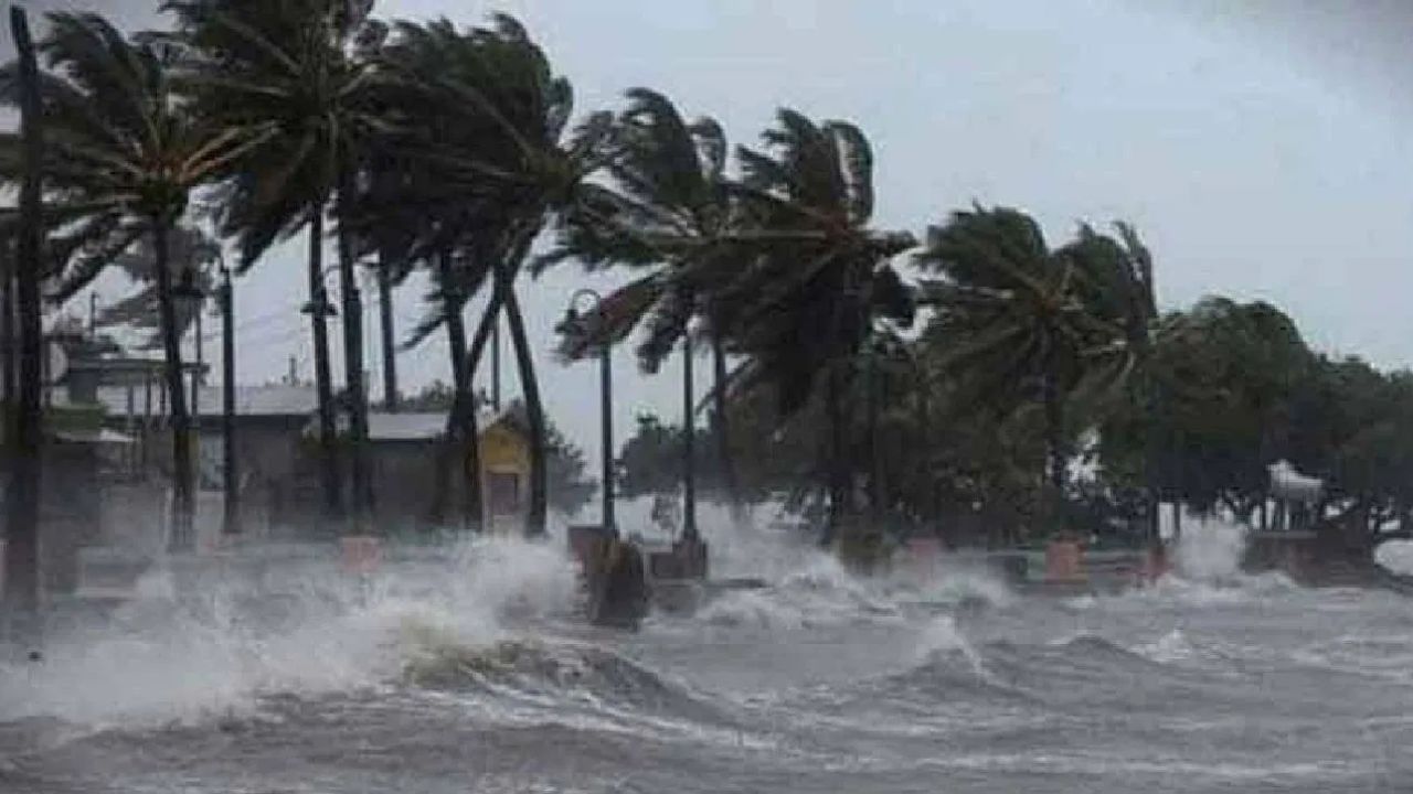 बंगाल की खाड़ी में बन रहा चक्रवात: आंध्र, तमिलनाडु, ओडिशा और बंगाल में अलर्ट जारी, जानें मौसम का हाल बंगाल की खाड़ी में बन रहा चक्रवात: आंध्र, तमिलनाडु, ओडिशा और बंगाल में अलर्ट जारी, जानें मौसम का हाल