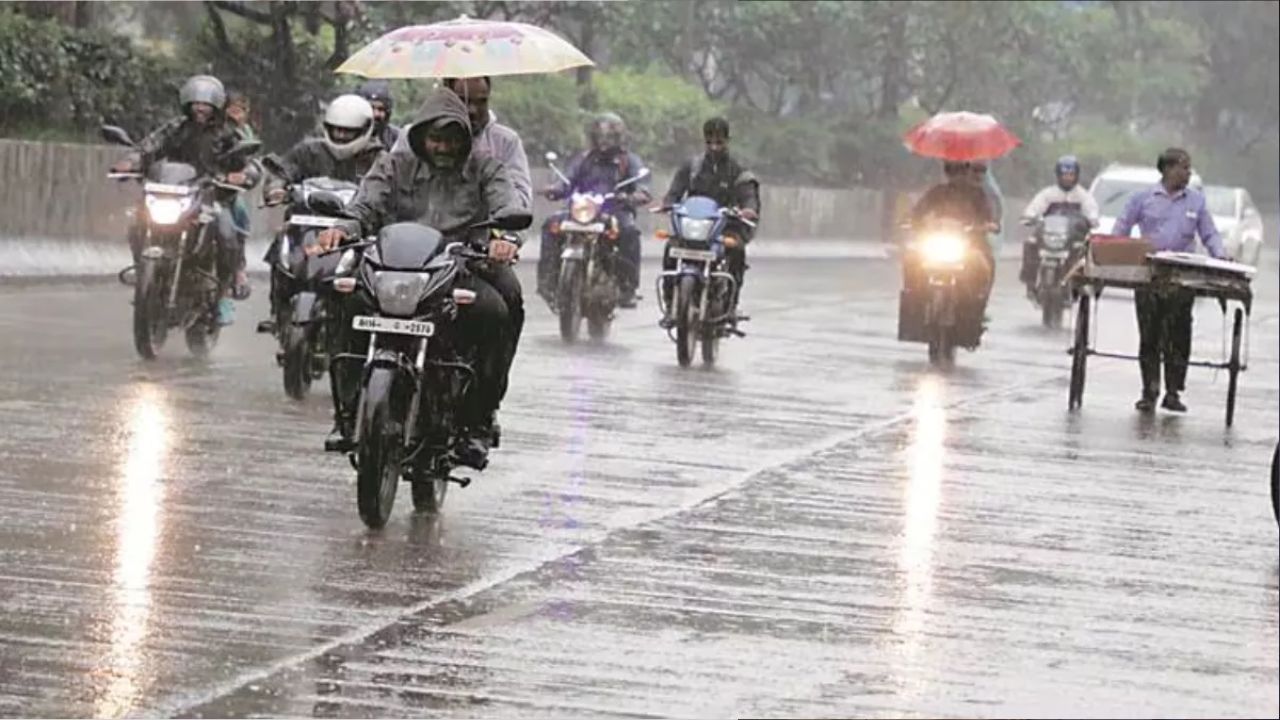 Weather Update: दिल्ली समेत उत्तर भारत में बढ़ेगी उमस या झमाझम बारिश? जानिए दशहरा पर कैसा रहेगा मौसम