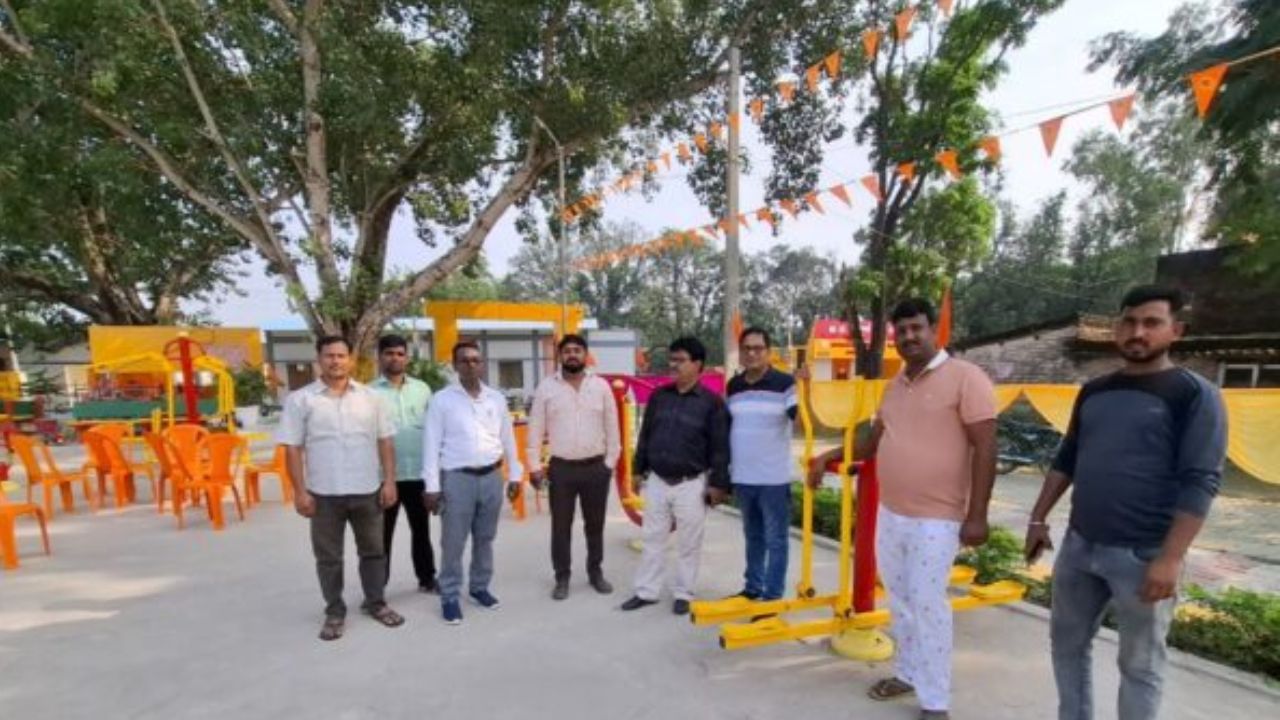 छठ पर्व की तैयारी में जुटा गोरखपुर, महापौर और बीडीओ ने घाटों का लिया जायजा, तेज़ी से चल रहीं तैयारियां छठ पर्व की तैयारी में जुटा गोरखपुर, महापौर और बीडीओ ने घाटों का लिया जायजा, तेज़ी से चल रहीं तैयारियां