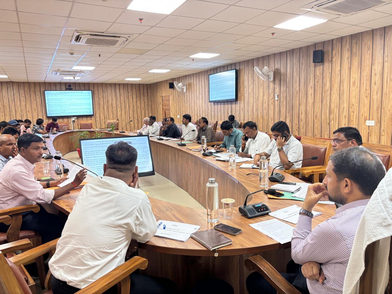 गोरखपुर: स्वच्छता को लेकर नगर आयुक्त ने दिए सख्त निर्देश, गंदगी फैलाने वालों पर होगी कड़ी कार्रवाई