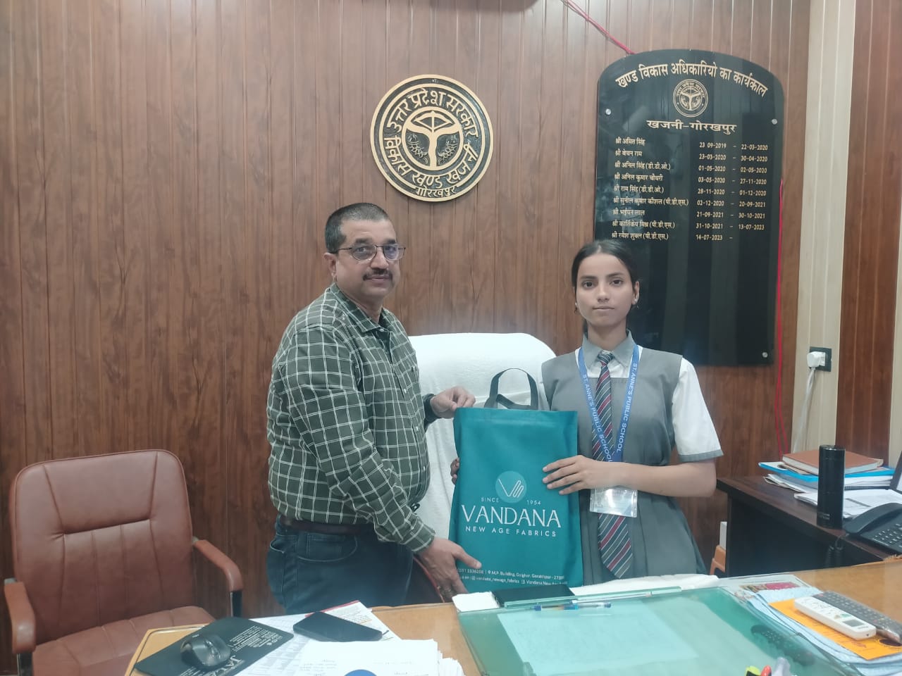 गोरखपुर में खुशी जायसवाल बनीं बीडीओ; संभाला कार्यालय, दिखाई प्रशासनिक दक्षता