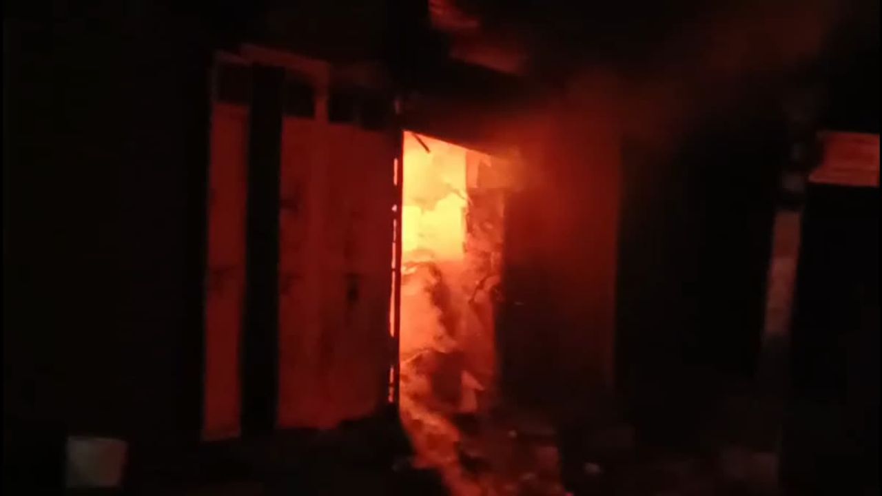 Rajasthan: जयपुर में केरोसिन ऑयल के गोदाम में लगी भीषण आग, धमाकों से उड़ी छत