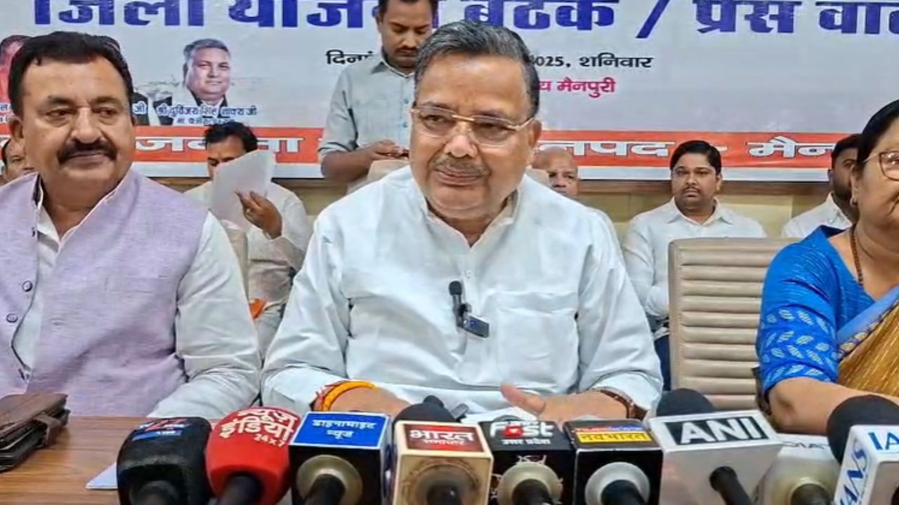 बिहार चुनाव में कूदे यूपी के कैबिनेट मंत्री, NDA की मुहिम और विपक्षी दलों पर जानिये क्या बोले जयवीर सिंह बिहार चुनाव में कूदे यूपी के कैबिनेट मंत्री, NDA की मुहिम और विपक्षी दलों पर जानिये क्या बोले जयवीर सिंह