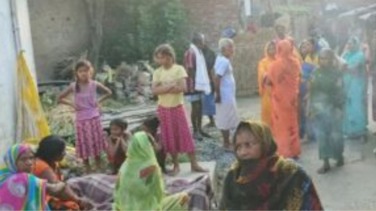 Maharajganj News: घरेलू कलह बनी मौत की वजह? गर्भवती युवती की मौत से गांव में मचा हड़कंप Maharajganj News: घरेलू कलह बनी मौत की वजह? गर्भवती युवती की मौत से गांव में मचा हड़कंप