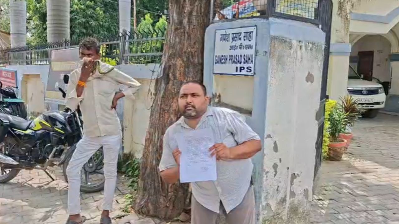 मैनपुरी में मानवता शर्मसार: दबंगों ने दिव्यांग पवन कुमार के साथ मारपीट, एसपी से की शिकायत