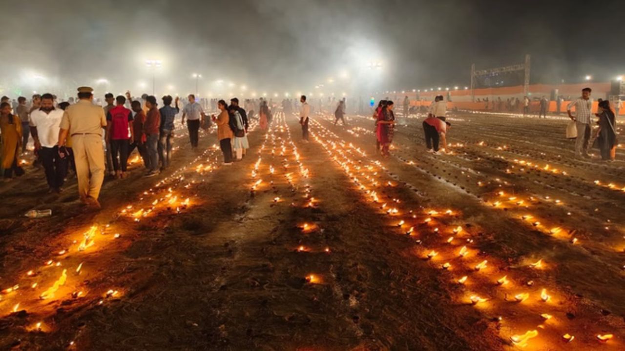 1500 ड्रोन से आसमान में दिखी रामलीला, मुरादाबाद का दीपोत्सव बना यादगार