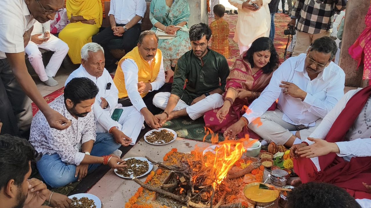 देहरादून में 350 साल पुराना रहस्य खुला: लेखक गांव में भगवान नरसिंह की अनोखी प्राण प्रतिष्ठा देहरादून में 350 साल पुराना रहस्य खुला: लेखक गांव में भगवान नरसिंह की अनोखी प्राण प्रतिष्ठा