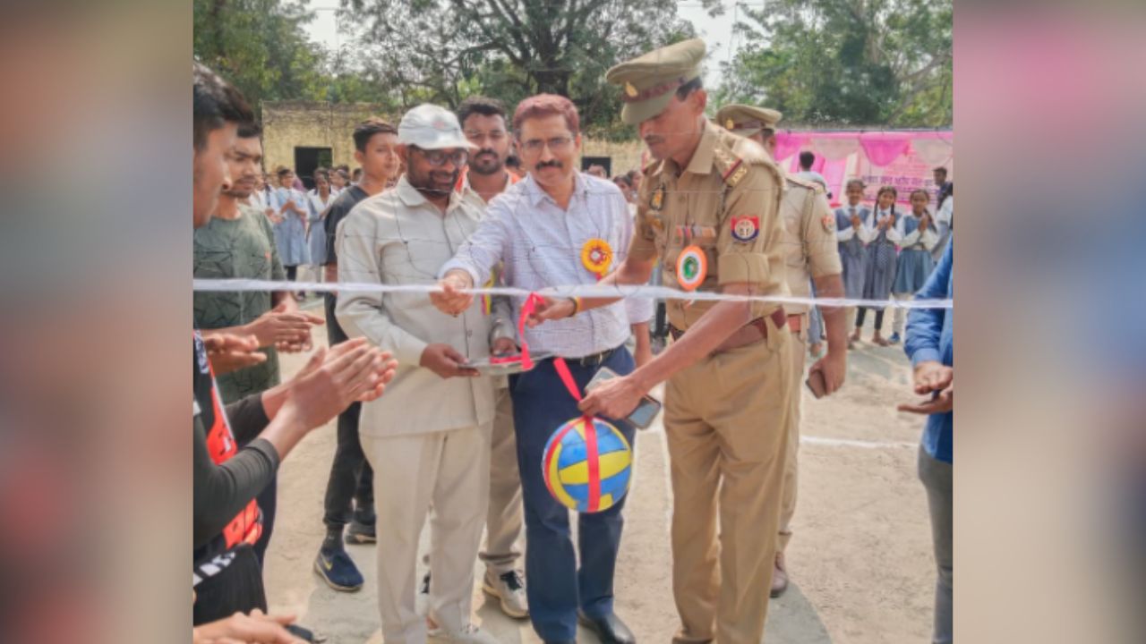 बाराबंकी में खंड स्तरीय दो दिवसीय खेलकूद प्रतियोगिता सम्पन्न, बच्चों ने दिखाई खेल में रुचि  बाराबंकी में खंड स्तरीय दो दिवसीय खेलकूद प्रतियोगिता सम्पन्न, बच्चों ने दिखाई खेल में रुचि