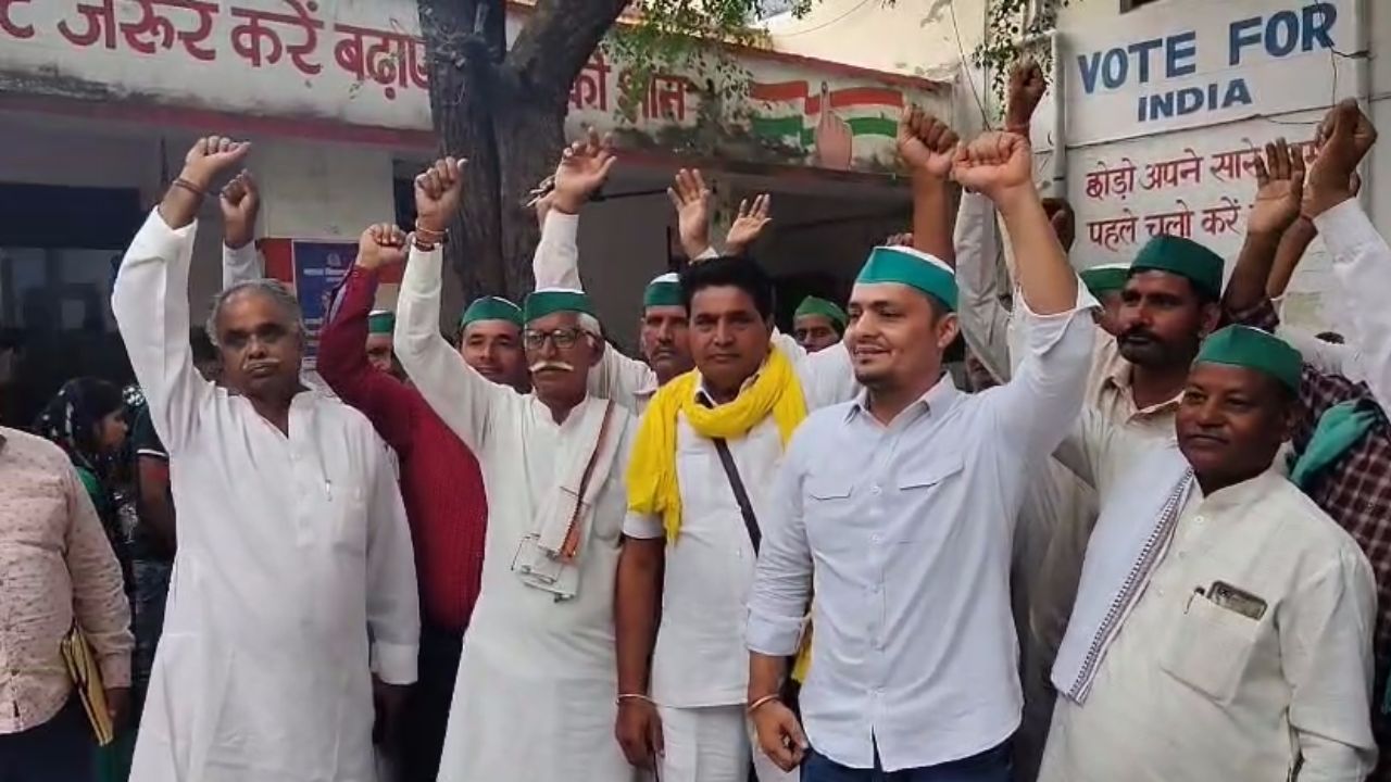 बुलंदशहर में राकेश टिकैत की सेना का प्रदर्शन, डीएम के सामने उठा सैकड़ों किसानों का मुद्दा बुलंदशहर में राकेश टिकैत की सेना का प्रदर्शन, डीएम के सामने उठा सैकड़ों किसानों का मुद्दा