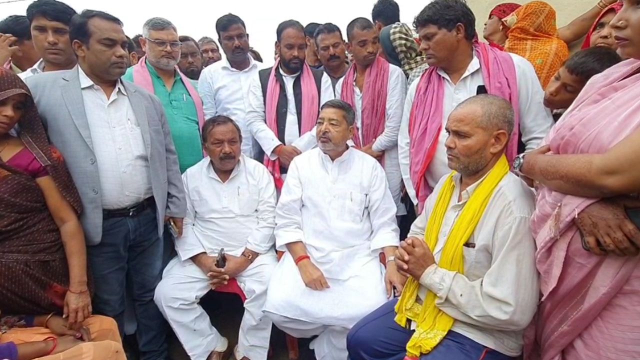 Video: चंदौली में सपा सांसद का बड़ा हमला- भाजपा सरकार में इंसाफ नहीं, जाति देखकर चलती है पुलिस