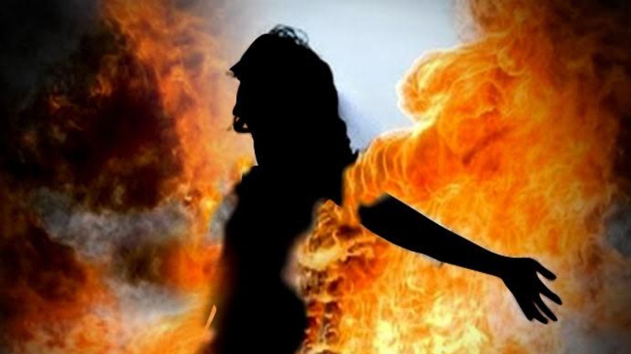 गोरखपुर: दो बच्चों की मां आग में झुलसी, अस्पताल में लड़ रही जिंदगी-मौत के बीच जंग