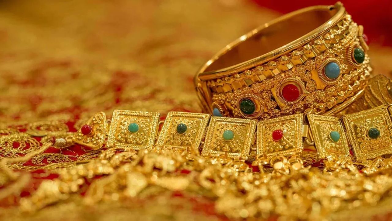 Gold Rate Today: लगातार तीसरे दिन मंदा पड़ा सोना, चांदी भी टूटी; जानिए आज के लेटेस्ट रेट