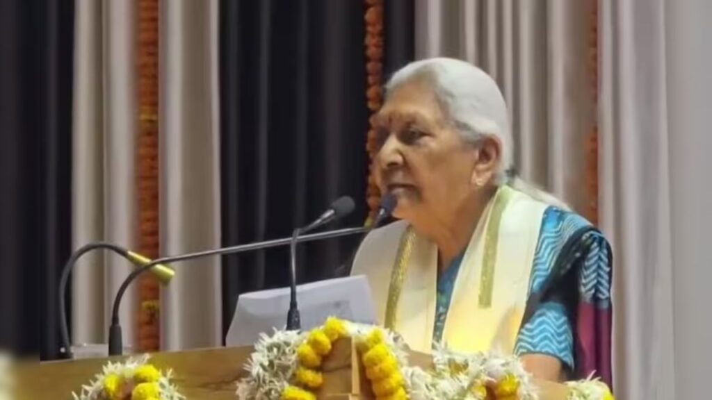 Anandiben Patel addressing the convocation ceremony