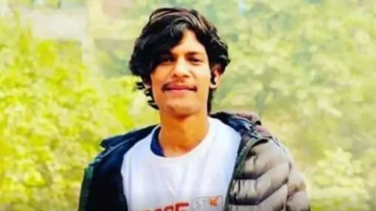 बचपन के प्यार ने रेप का आरोप लगाकर भिजवाया जेल, बाहर आया तो चढ़ गई बलि, पढ़ें कासगंज का सनसनीखेज मामला बचपन के प्यार ने रेप का आरोप लगाकर भिजवाया जेल, बाहर आया तो चढ़ गई बलि, पढ़ें कासगंज का सनसनीखेज मामला