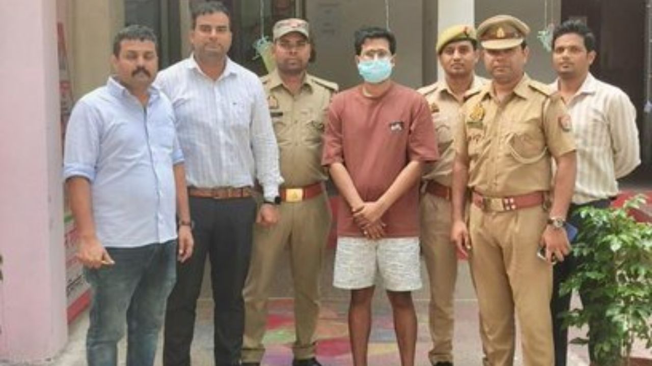 Uttar Pradesh: विदेश नौकरी के झांसे में फंसे लाखों, लखनऊ पुलिस ने खोला चौंकाने वाला राज़ Uttar Pradesh: विदेश नौकरी के झांसे में फंसे लाखों, लखनऊ पुलिस ने खोला चौंकाने वाला राज़