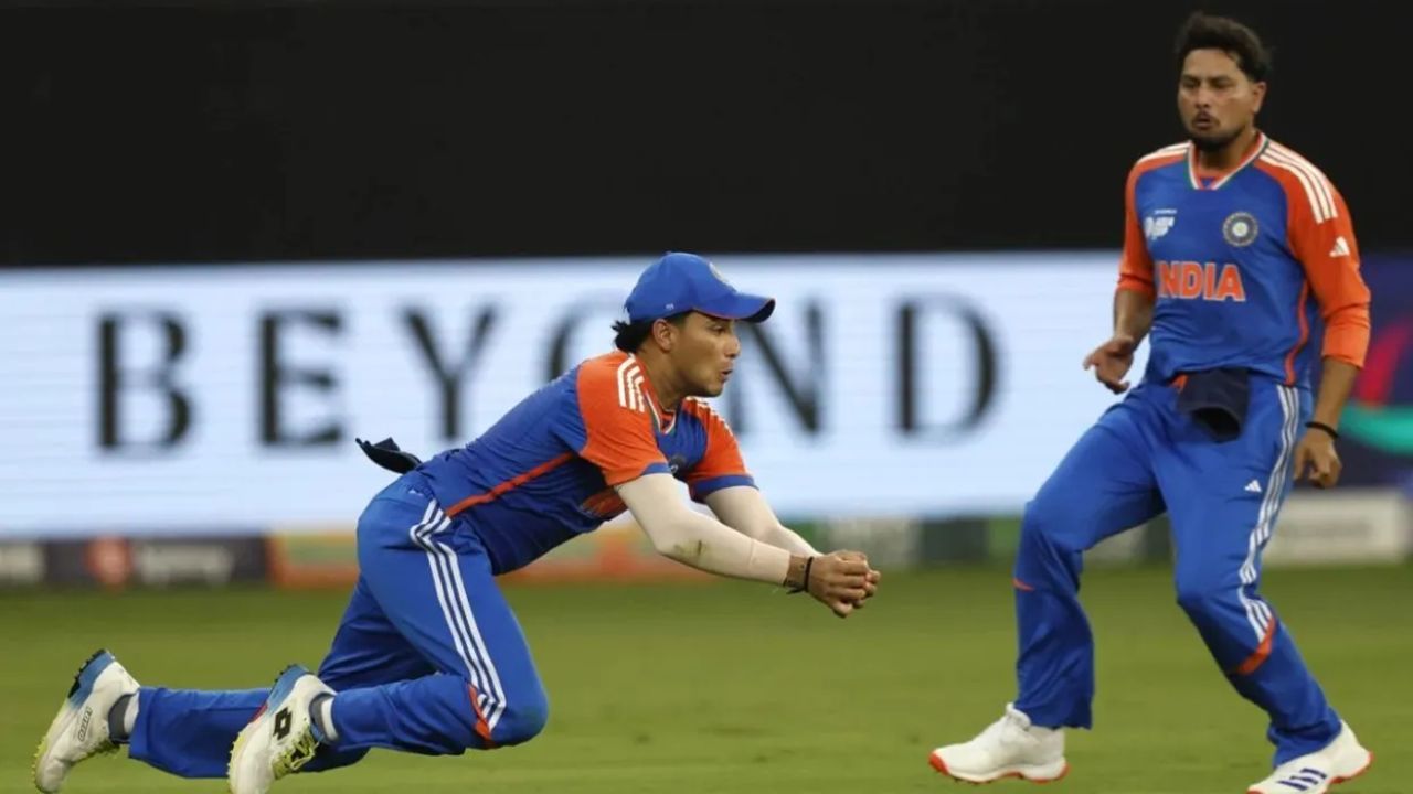 अभिषेक शर्मा और कुलदीप यादव के बीच जंग, ICC लेगा अंतिम निर्णय; जानिए क्या है पूरा मामला?