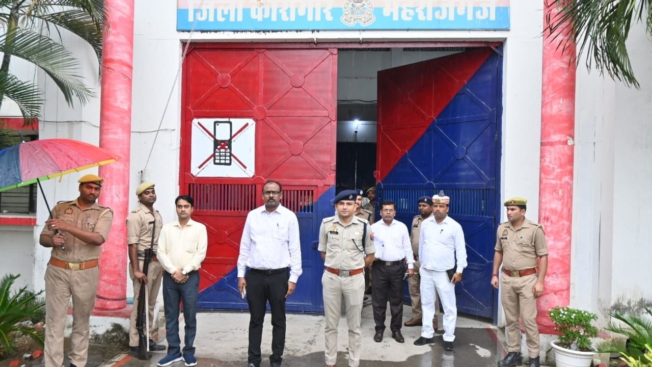 DM-SP का अचानक जिला जेल पर छापा: बैरकों की खामोशी में ढूंढे सुराग, जानें क्या-क्या मिला?