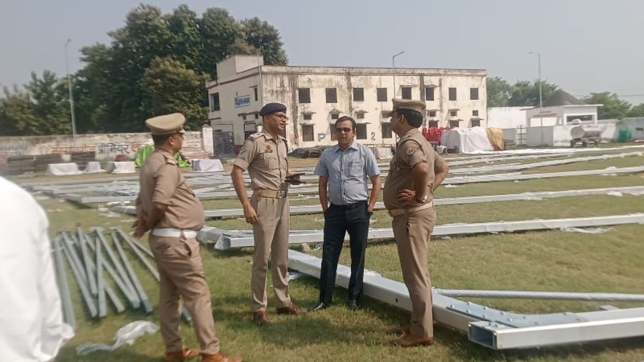 भव्य “महराजगंज महोत्सव” की तैयारी चरम पर, एडीएम और एएसपी ने लिया जायजा, जानें इस बार की खास बातें भव्य “महराजगंज महोत्सव” की तैयारी चरम पर, एडीएम और एएसपी ने लिया जायजा, जानें इस बार की खास बातें