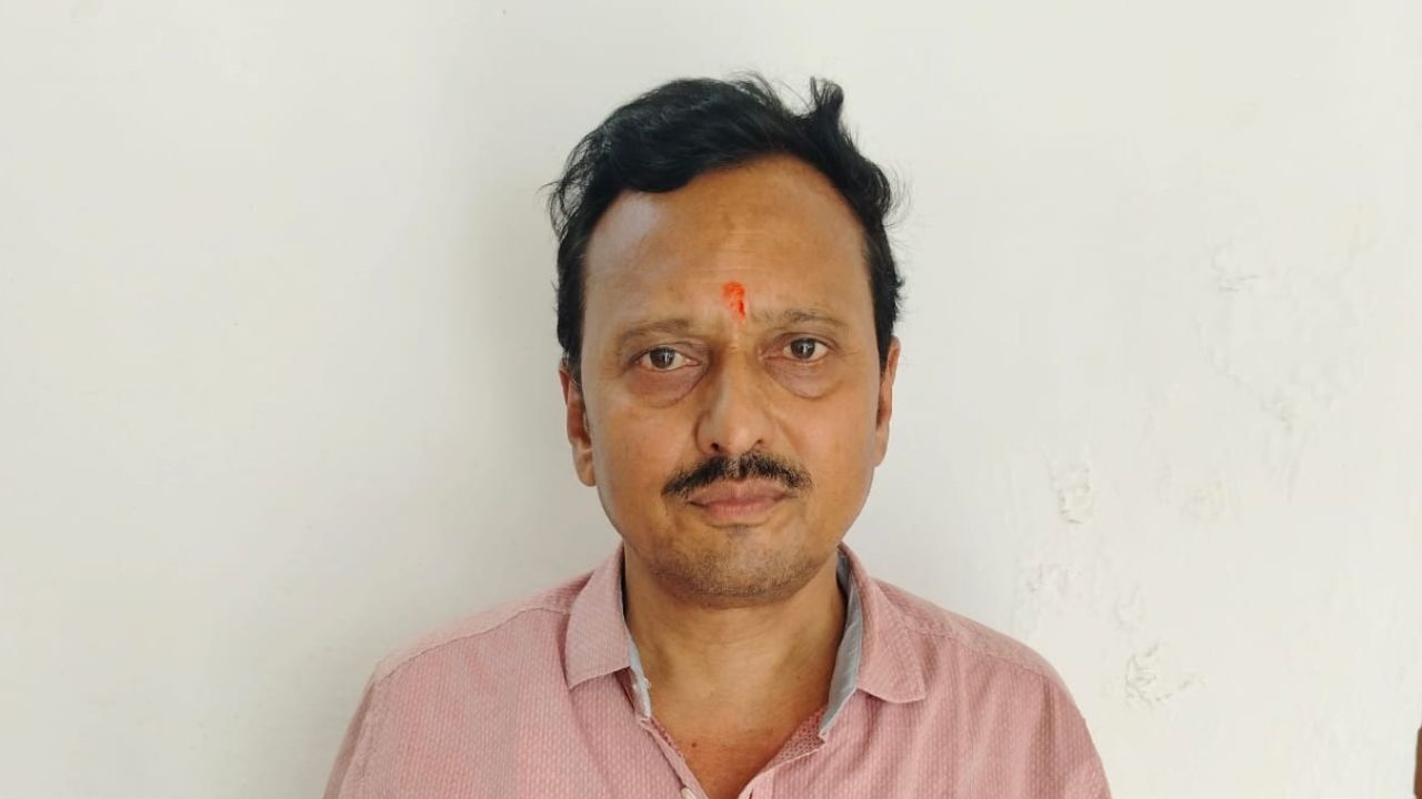 यूपी एसटीएफ की बड़ी कामयाबी: हत्थे चढ़ा करोड़ों का फ्रॉड करने वाला बदमाश, जानें 9 साल बाद कैसे दबोचा यूपी एसटीएफ की बड़ी कामयाबी: हत्थे चढ़ा करोड़ों का फ्रॉड करने वाला बदमाश, जानें 9 साल बाद कैसे दबोचा