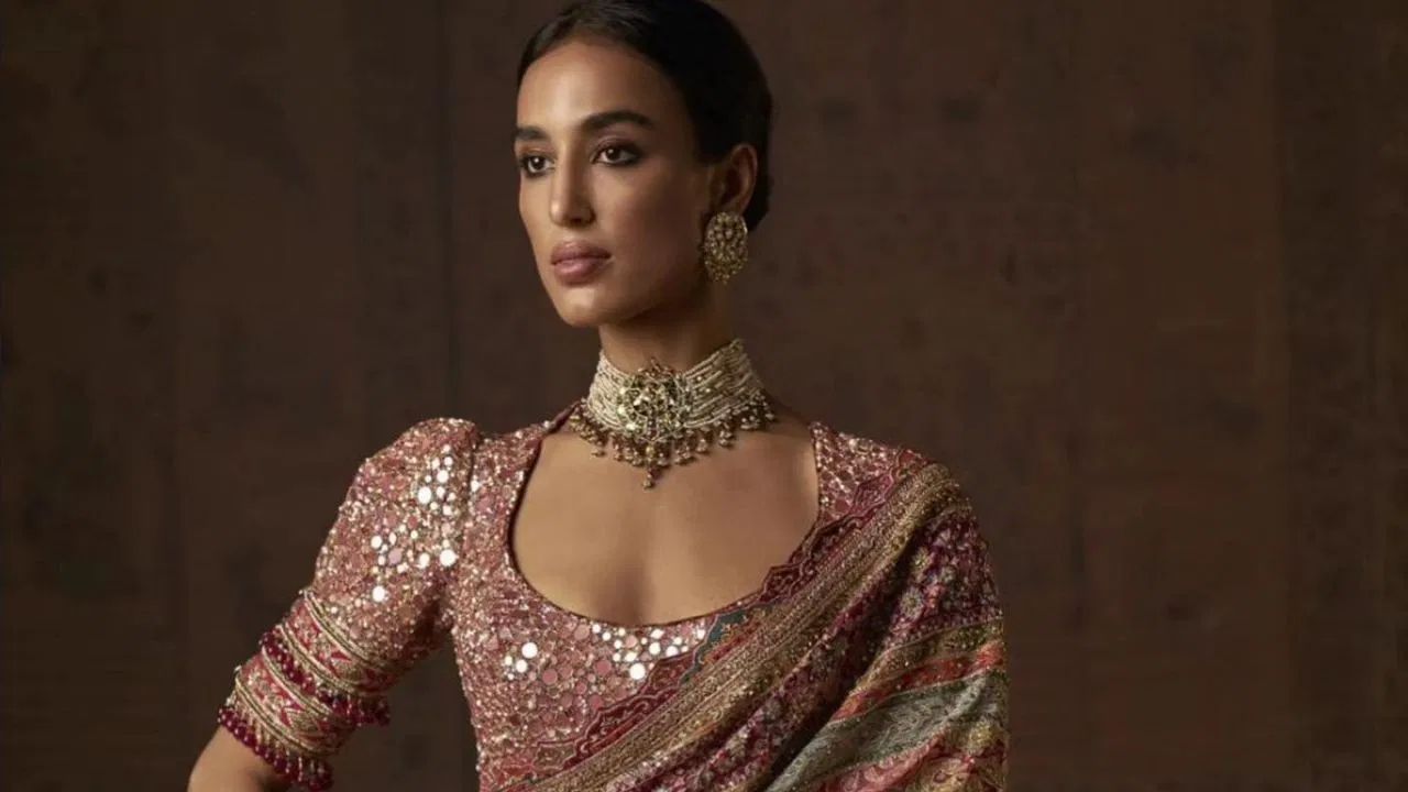 माहिका ने इकोनॉमिक्स और फाइनेंस में डिग्री ली है। इसके बाद उन्होंने मॉडलिंग और एक्टिंग की दुनिया में कदम रखा। उन्होंने कई म्यूजिक वीडियो, इंडिपेंडेंट फिल्में और बड़े ब्रांड्स जैसे तनिष्क, वीवो और यूनिक्लो के एड कैंपेन किए हैं। माहिका ने इकोनॉमिक्स और फाइनेंस में डिग्री ली है। इसके बाद उन्होंने मॉडलिंग और एक्टिंग की दुनिया में कदम रखा। उन्होंने कई म्यूजिक वीडियो, इंडिपेंडेंट फिल्में और बड़े ब्रांड्स जैसे तनिष्क, वीवो और यूनिक्लो के एड कैंपेन किए हैं।