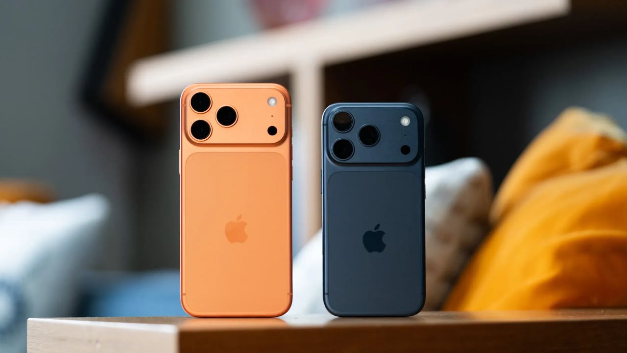 योगेश बराड़ ने X (पूर्व Twitter) पर पोस्ट करते हुए लिखा कि एपल भारत में iPhone 17 की कीमत बढ़ाने की तैयारी में है। उनके अनुसार बाजार में इस मॉडल का स्टॉक कम है जबकि मांग लगातार बढ़ रही है। इस वजह से कीमत में बढ़ोतरी तय मानी जा रही है। (सोर्स- गूगल) योगेश बराड़ ने X (पूर्व Twitter) पर पोस्ट करते हुए लिखा कि एपल भारत में iPhone 17 की कीमत बढ़ाने की तैयारी में है। उनके अनुसार बाजार में इस मॉडल का स्टॉक कम है जबकि मांग लगातार बढ़ रही है। इस वजह से कीमत में बढ़ोतरी तय मानी जा रही है। (सोर्स- गूगल)