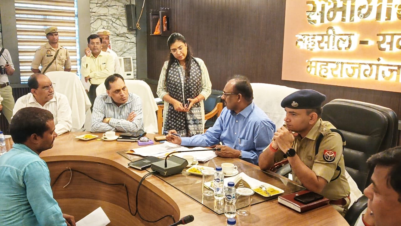 UP News: संपूर्ण समाधान में जिलाधिकारी सख्त, जानिए अंत्योदय कार्डो को लेकर क्या बोले?