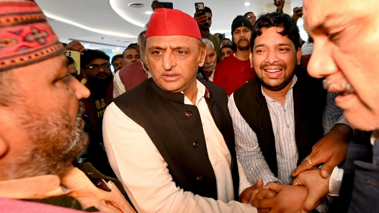 घोसी सीट पर उपचुनाव की हलचल तेज: सपा, भाजपा और सुभासपा के संभावित दावेदारों के नाम चर्चा में, किसके पक्ष में बनेगा समीकरण?