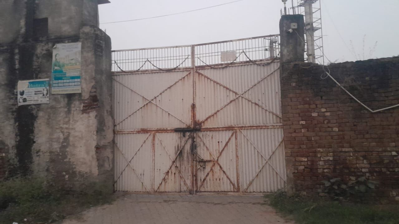 नोएडा STF का बड़ा एक्शन: पराग पेंट्स एंड केमिकल्स सील, इस वजह से मालिक को हिरासत में लिया