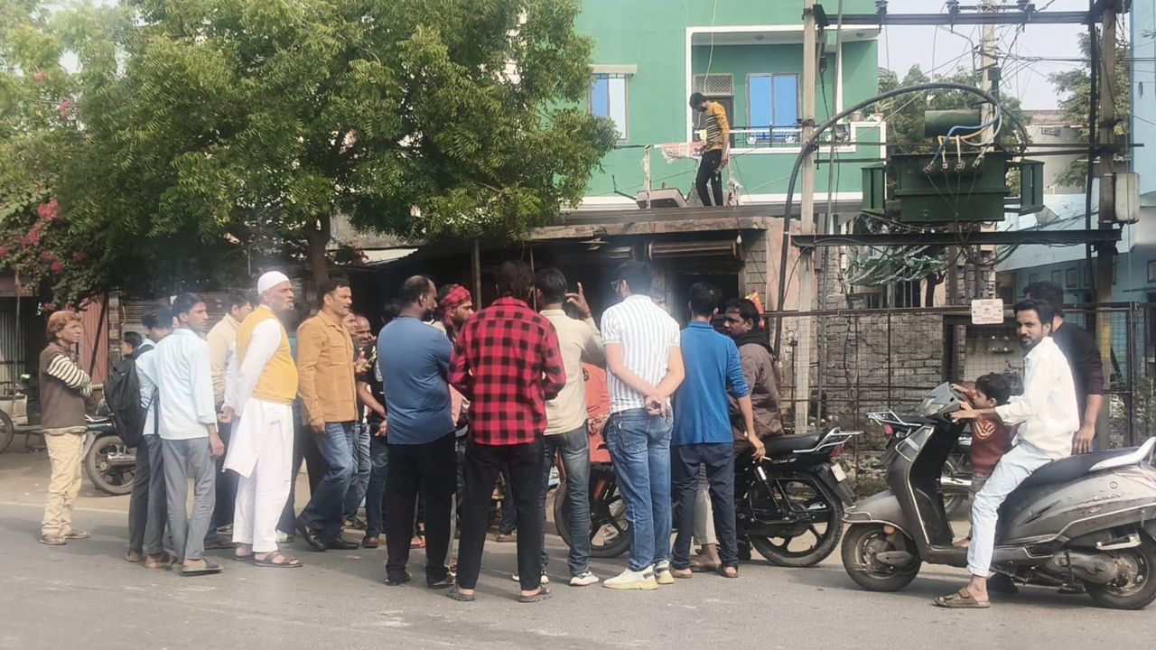 Bhilwara: नॉनवेज की जर्जर दुकानों को खाली करने का नोटिस, मांस विक्रेताओं में हड़कंप