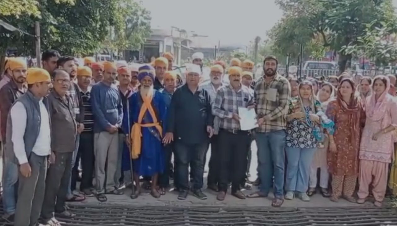 Bhilwara News: गुरूद्वारा खोलने की मांग को लेकर प्रदर्शन, प्रशासन को सौंपा ज्ञापन