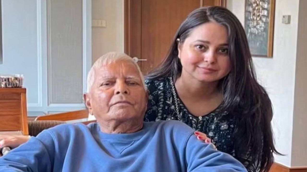 बिहार में RJD की हार पर लालू के घर में दरार, रोहिणी आचार्य ने छोड़ा परिवार और राजनीति
