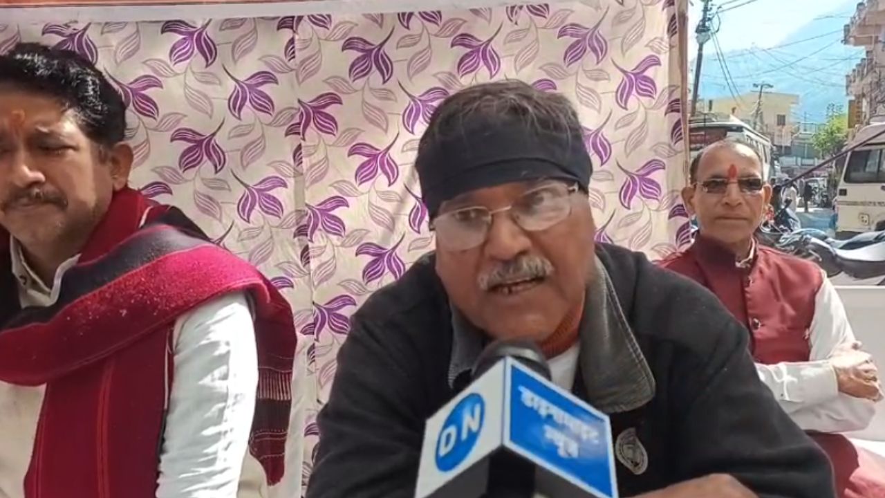 Video: उत्तराखंड की स्थायी राजधानी पर पूर्व IAS विनोद रतूड़ी से एक्सक्लूसिव बातचीत, यहां देखिए