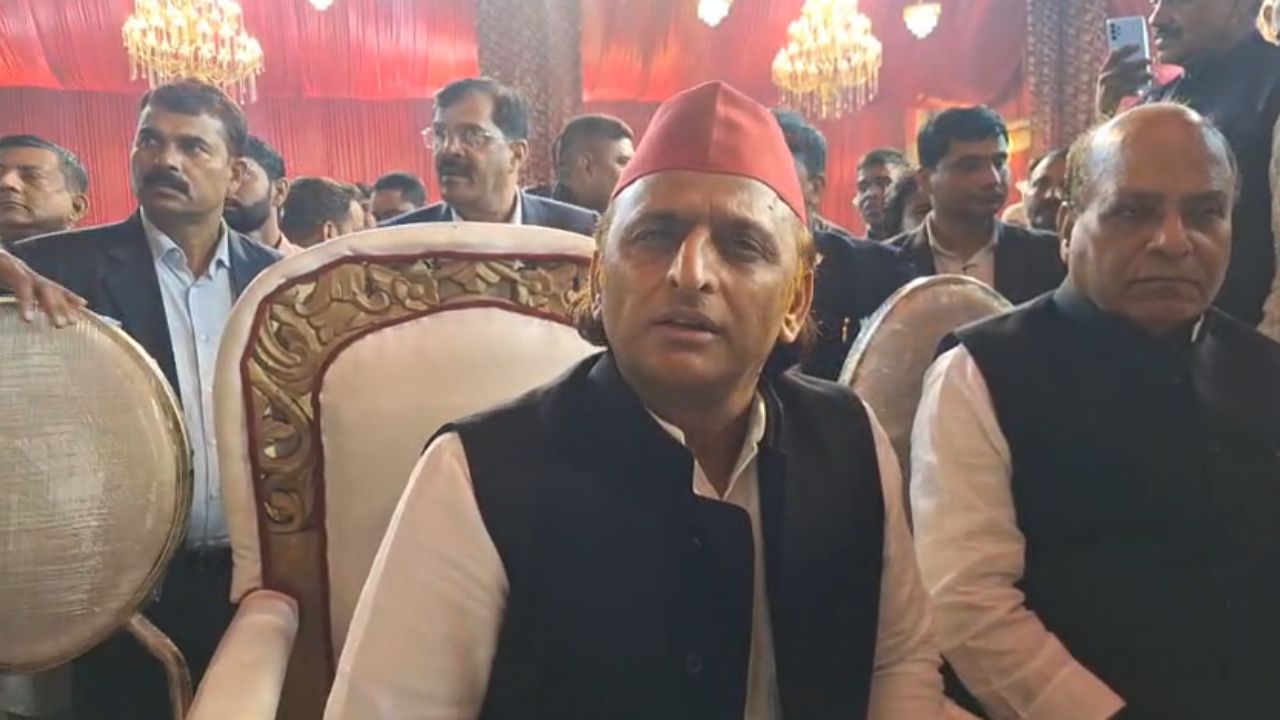 कन्नौज से सपा प्रमुख अखिलेश यादव का ताबड़तोड़ बयान, चुनाव आयोग और सरकार पर खुलकर बरसे