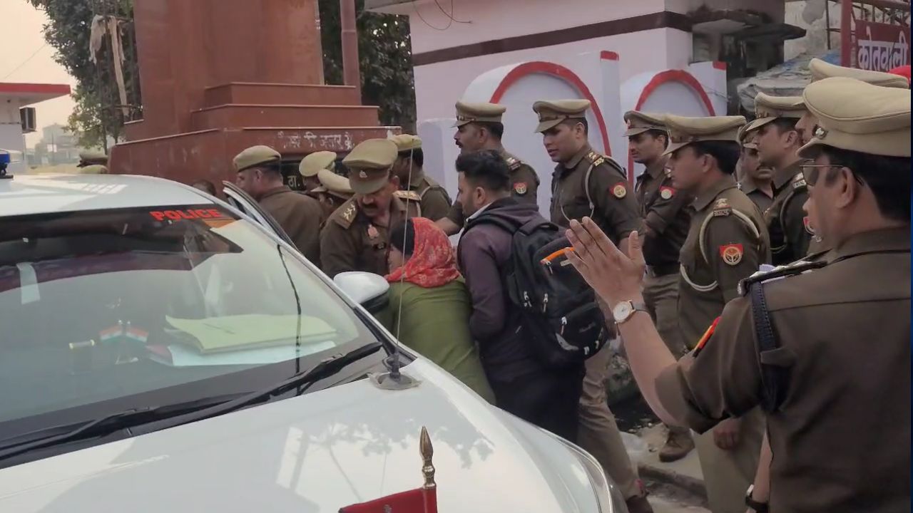 बुलंदशहर में न्याय की आवाज, गैंगरेप पीड़िता ने डीआईजी से की सख्त कार्रवाई की मांग