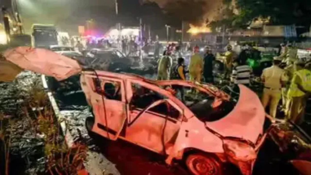 Delhi Red Fort Blast: लाल किला ब्लास्ट मामले में कार मालिक सलमान गिरफ्तार