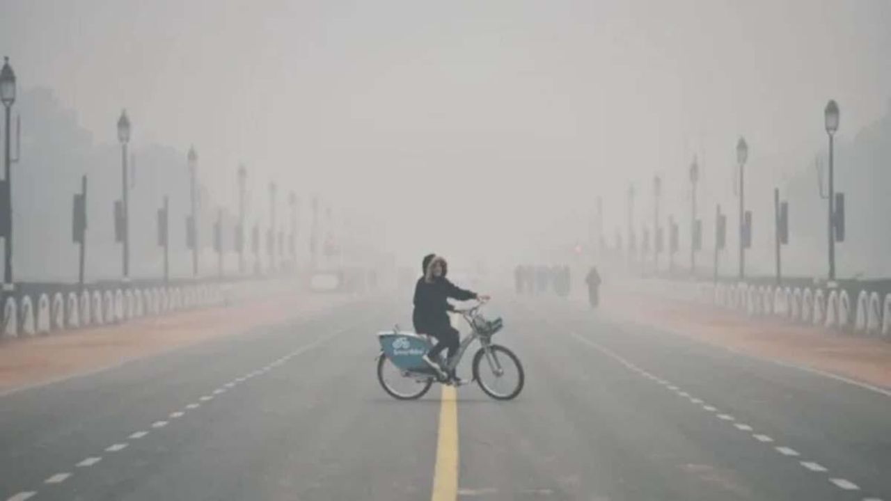 दिल्ली में ठंड बरपाएगी कहर! इन 5 राज्यों में आंधी-तूफान का रेड अलर्ट, जानें मौसम का ताजा अपडेट