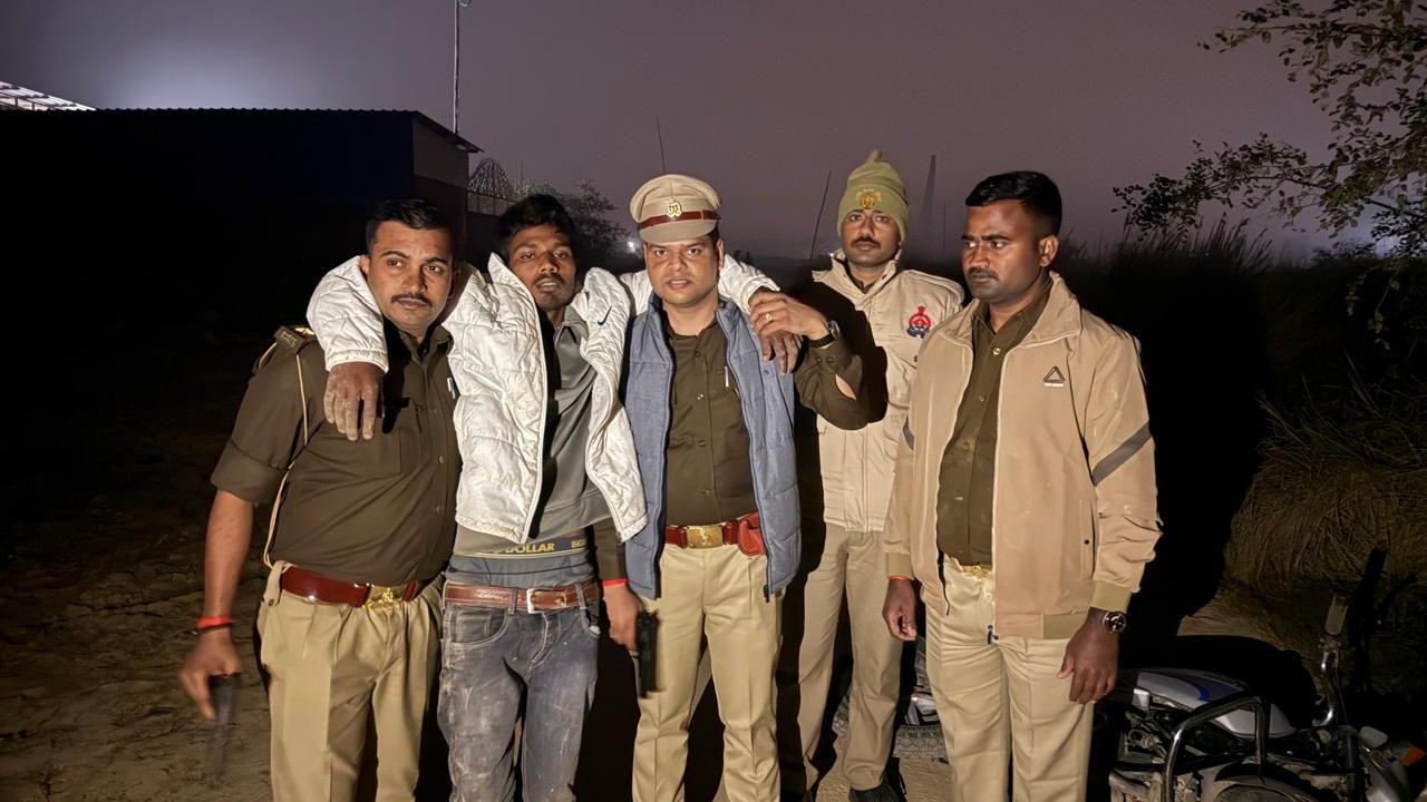 Deoria Encounter: देवरिया में 25 हजार का इनामी चेन स्नेचिंग का आरोपी मुठभेड़ में गिरफ्तार