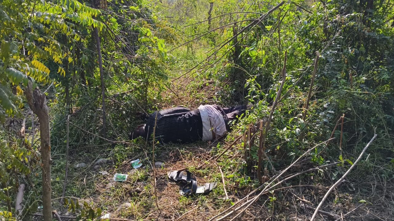 देहरादून में सनसनीखेज वारदात: झाड़ियों में मिला लापता व्यक्ति का शव, रहस्य बना मौत का कारण