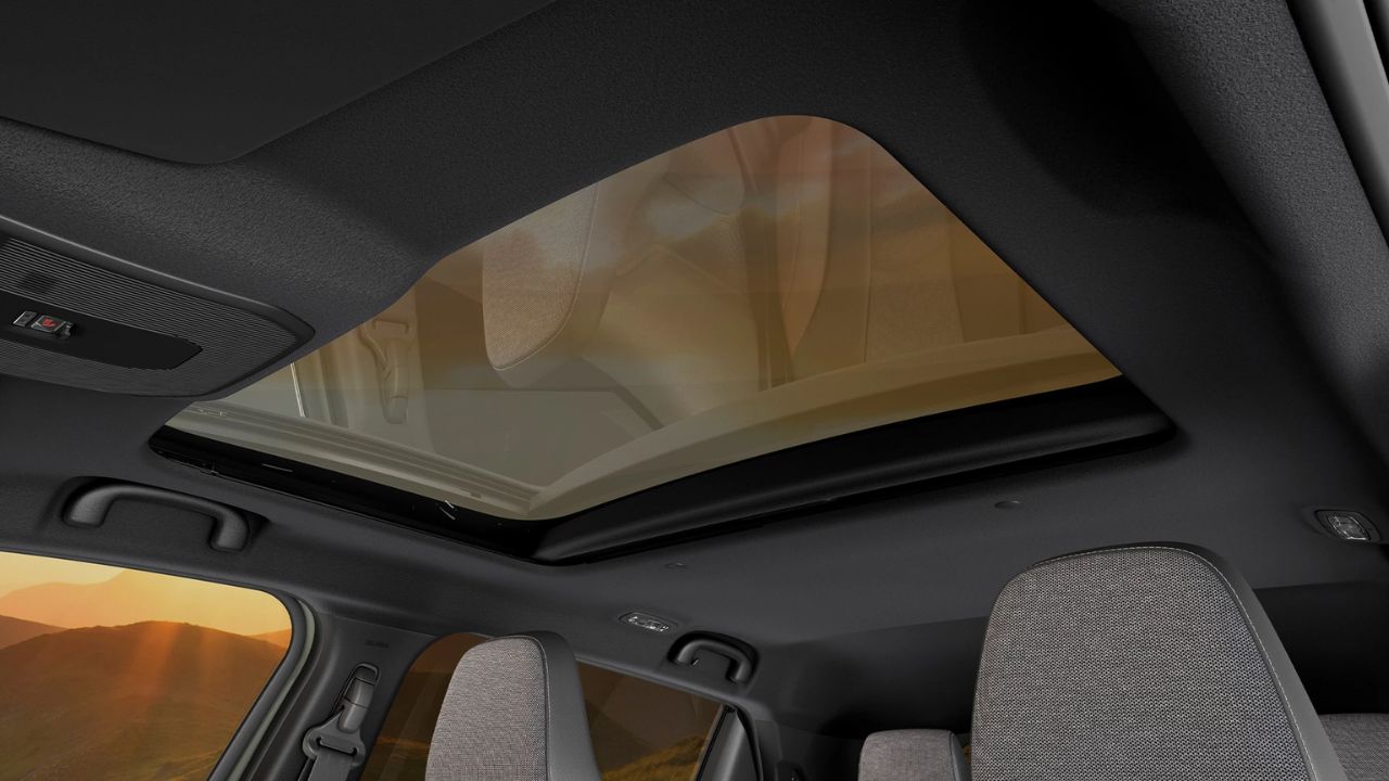 मारुति सुजुकी अपनी पहली फुली इलेक्ट्रिक SUV Maruti e Vitara को भारत में 2 दिसंबर 2025 को लॉन्च करने जा रही है। ऑटो एक्सपो 2025 में पेश होते ही यह SUV चर्चा का केंद्र बन गई थी।