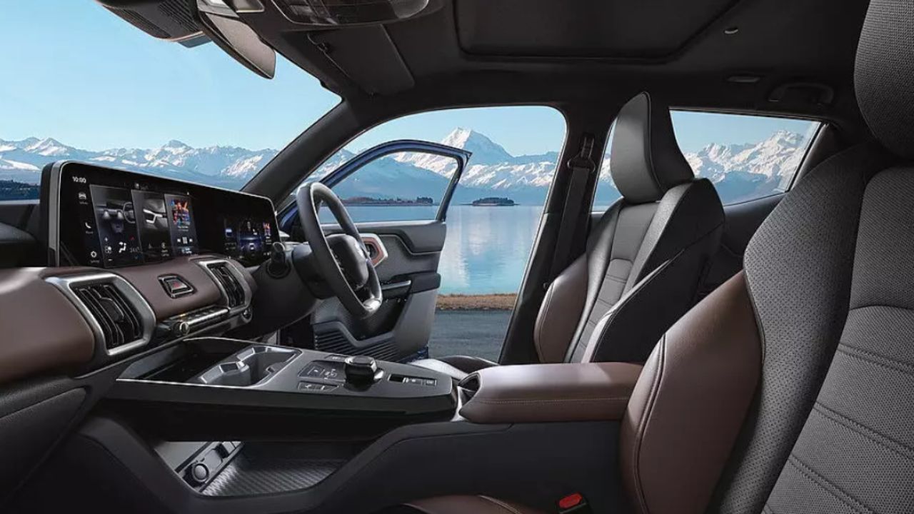 इसमें मोटर, इन्वर्टर और ट्रांसमिशन को एक यूनिट में जोड़ा गया है। इससे परफॉर्मेंस स्मूथ होती है और व्हीकल का वजन कम रहता है।