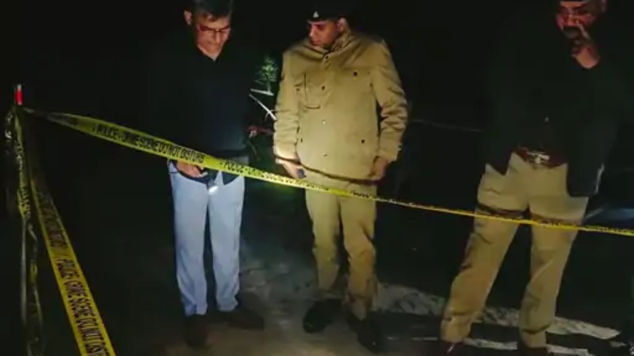 Ambedkar Nagar Encounter: पुलिस मठभेड़ में अंतर्जनपदीय गौतस्कर गिरफ्तार, पढ़ें पूरी खबर