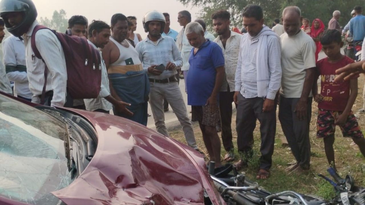 Barabanki Road Accident: कार की टक्कर से युवक की मौत, एक गंभीर रूप से घायल; परिवार में मचा कोहराम