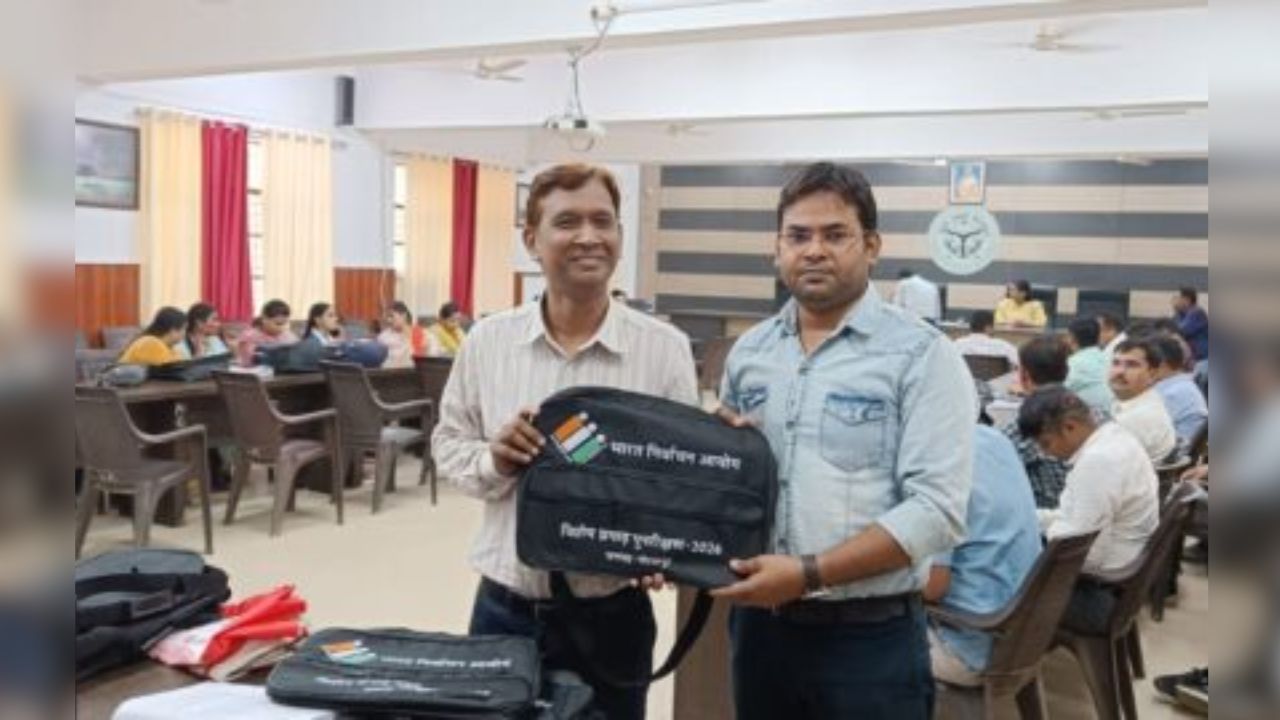 मतदाता सूची पुनरीक्षण पर सख्ती, SDM सदर ने BLO को दिए कड़े निर्देश; घर-घर जाकर करें एसआईआर कार्य