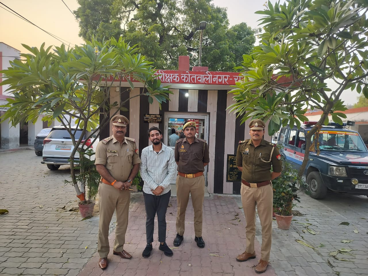 Raebareli: सोशल मीडिया पर अमर्यादित टिप्पणी करने वालों पर पुलिस सख्त, हुई ये कार्रवाई