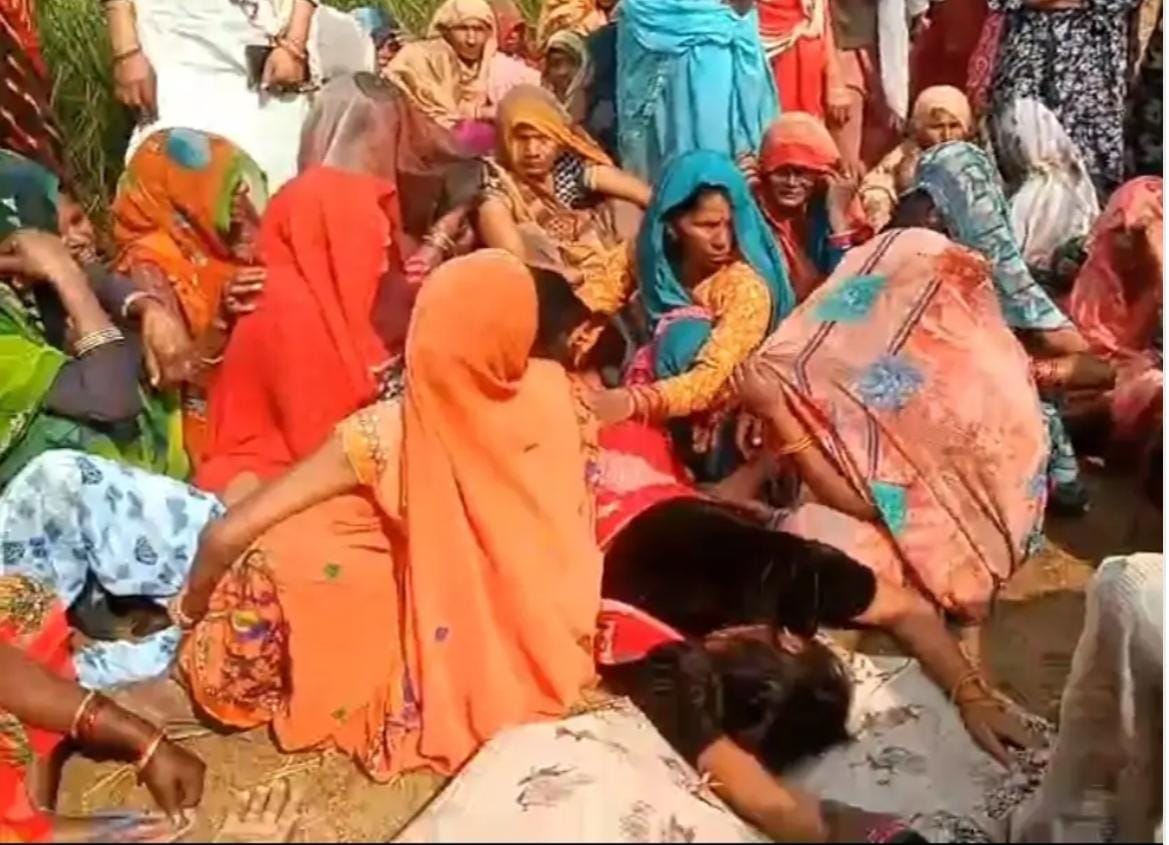 फतेहपुर के इस गांव में गूंजी चीखें… कुछ ही मिनटों में छा गया सन्नाटा, जानिए क्या हुआ था?