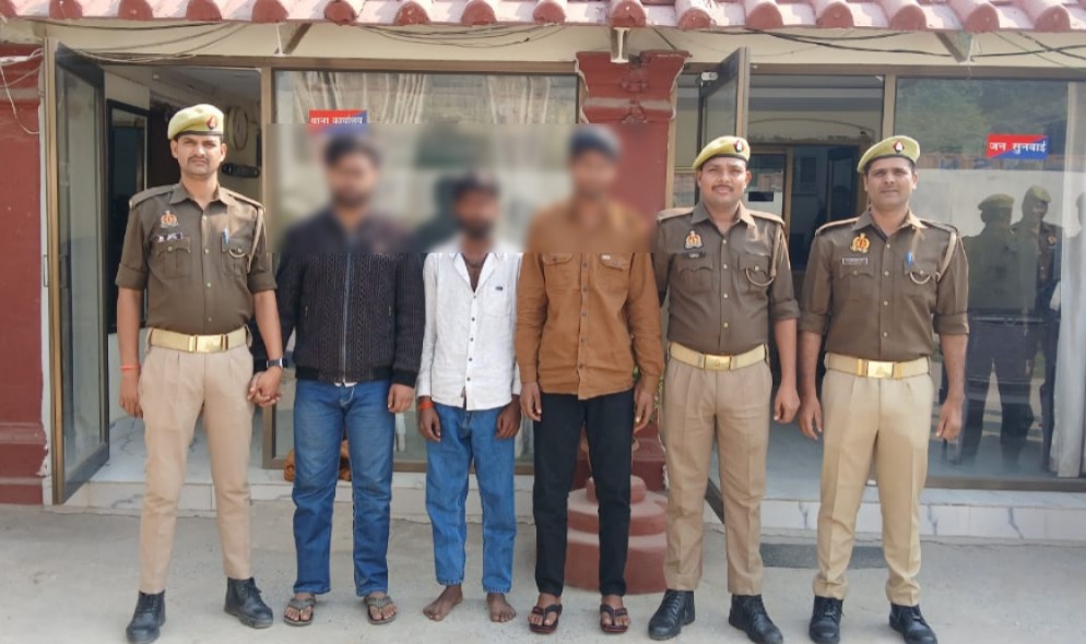 गोरखपुर: पुरानी रंजिश में युवक की हत्या के प्रयास के मामले में तीन आरोपी गिरफ्तार, पुलिस की बड़ी कार्रवाई