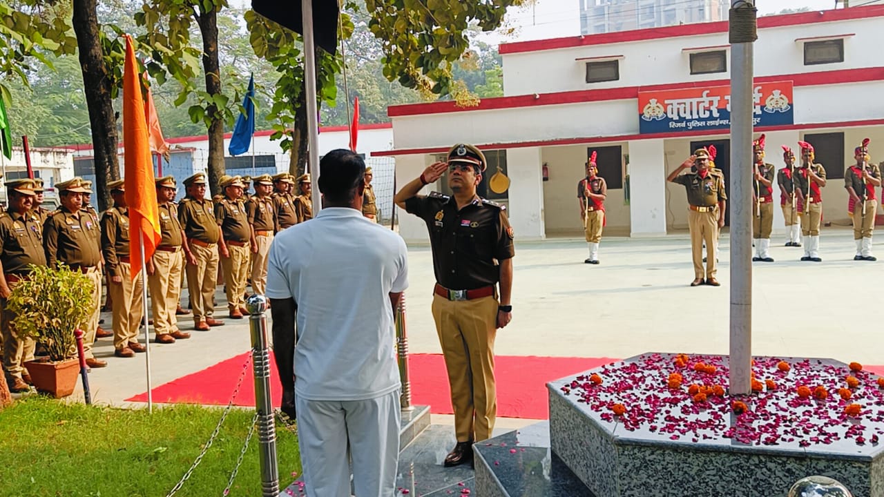 Gorakhpur News: गोरखपुर में पुलिस का सम्मान, धूमधाम के साथ किया गया खास आयोजन