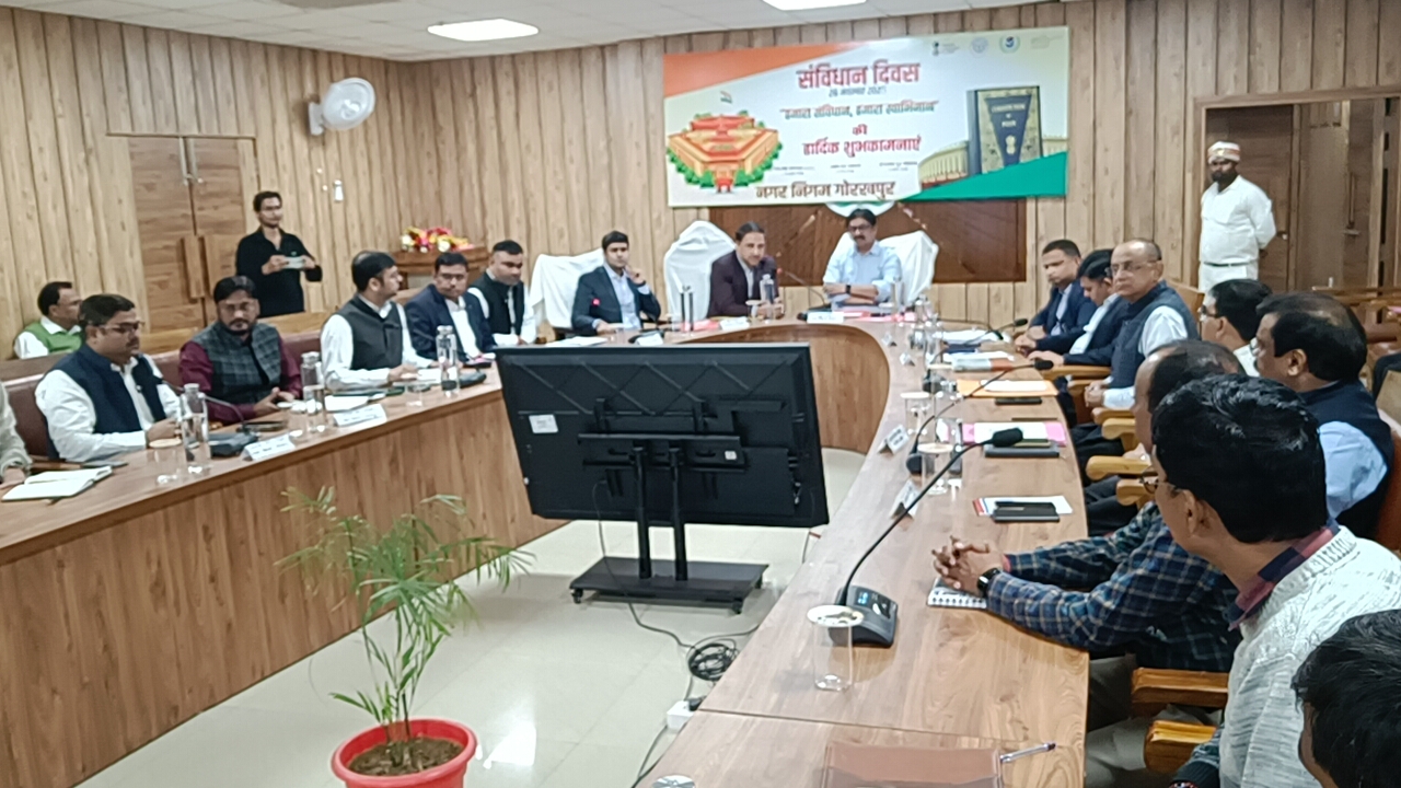 Gorakhpur News: प्रमुख सचिव का खोराबार में व्यापक निरीक्षण, जलभराव–मुक्त बनाने के लिए कड़े निर्देश