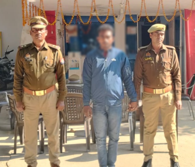 Gorakhpur News: गोरखपुर में वांछित गैंगस्टर गिरफ्तार, संगठित अपराध पर पुलिस का बड़ा प्रहार